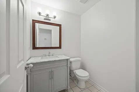 1323 East 61st Street Chicago IL 60637