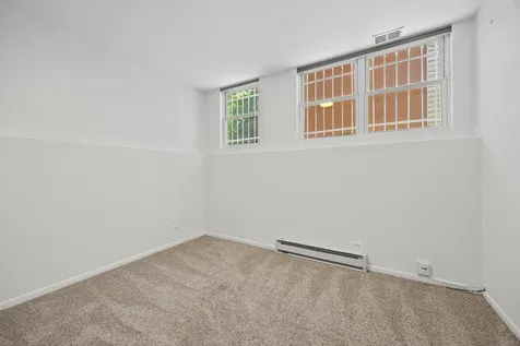 1323 East 61st Street Chicago IL 60637
