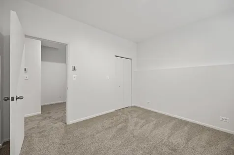 1323 East 61st Street Chicago IL 60637
