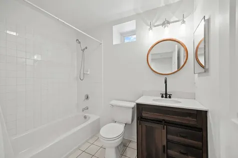 1323 East 61st Street Chicago IL 60637