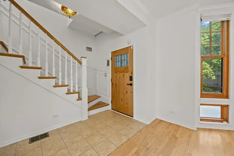 1323 East 61st Street Chicago IL 60637
