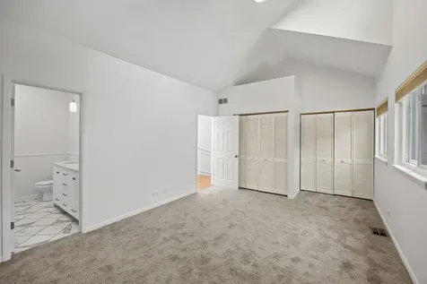 1323 East 61st Street Chicago IL 60637