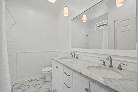 1323 East 61st Street Chicago IL 60637