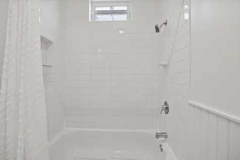 1323 East 61st Street Chicago IL 60637