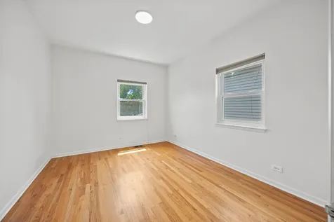 1323 East 61st Street Chicago IL 60637