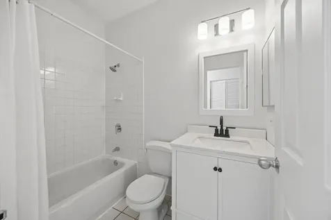 1323 East 61st Street Chicago IL 60637