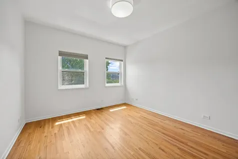 1323 East 61st Street Chicago IL 60637