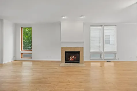 1323 East 61st Street Chicago IL 60637