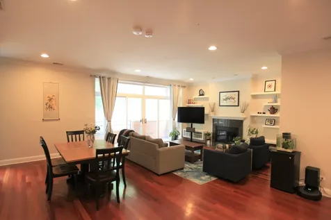 2424 North Southport Avenue Chicago IL 60614