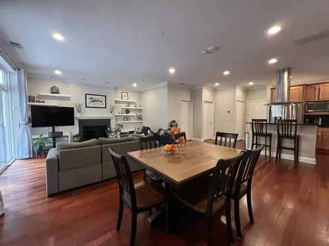 2424 North Southport Avenue Chicago IL 60614