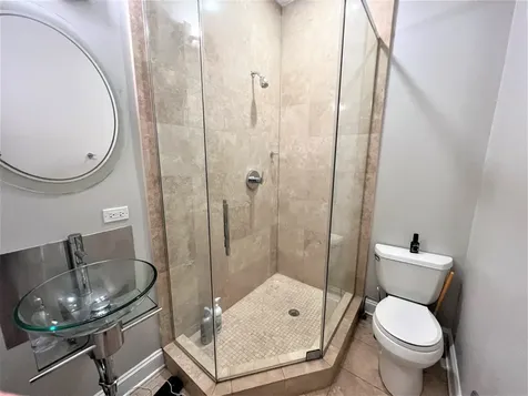 2424 North Southport Avenue Chicago IL 60614
