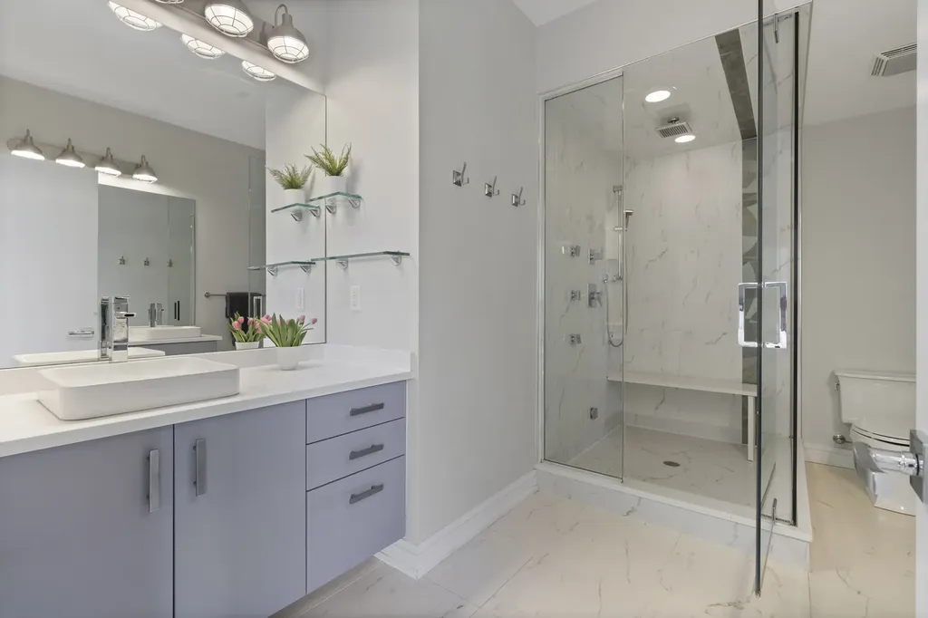 757 North Elizabeth Street Chicago IL 60642