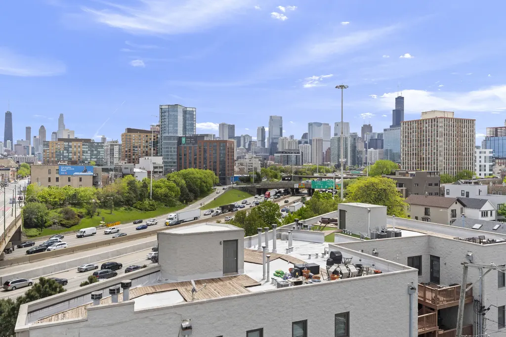 757 North Elizabeth Street Chicago IL 60642