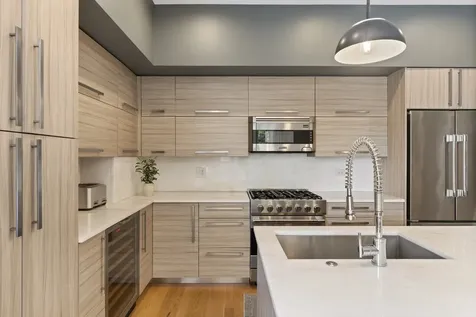 757 North Elizabeth Street Chicago IL 60642