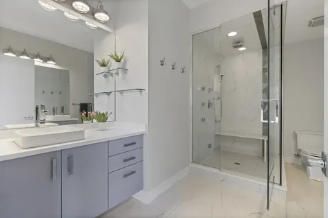 757 North Elizabeth Street Chicago IL 60642