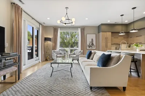757 North Elizabeth Street Chicago IL 60642