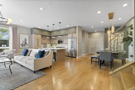 757 North Elizabeth Street Chicago IL 60642