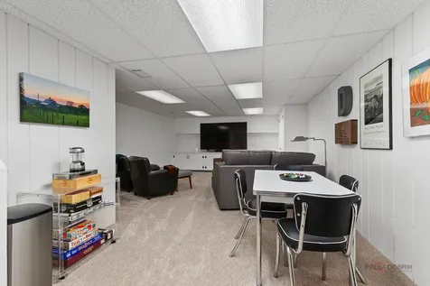 121 Pembroke Drive Lincolnshire IL 60045