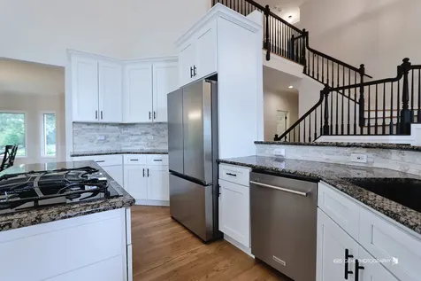 21827 West Riviera Court Mundelein IL 60060