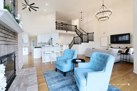 21827 West Riviera Court Mundelein IL 60060