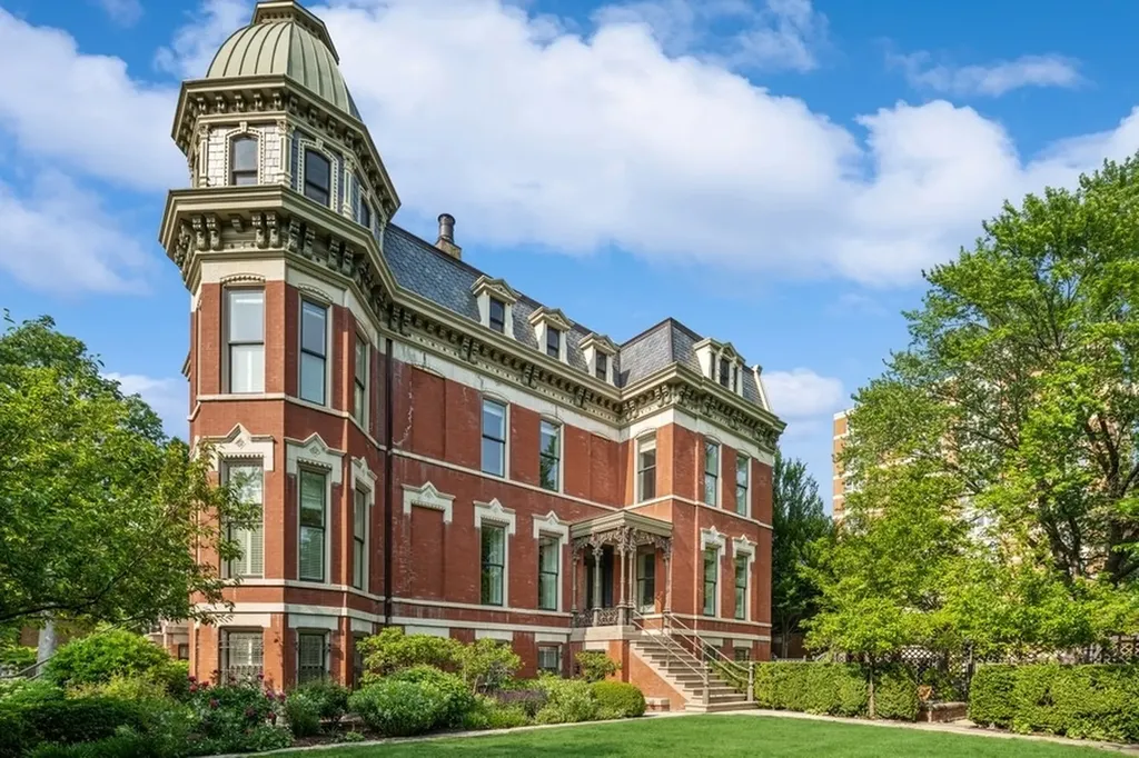 1407 North Hoyne Avenue Chicago IL 60622