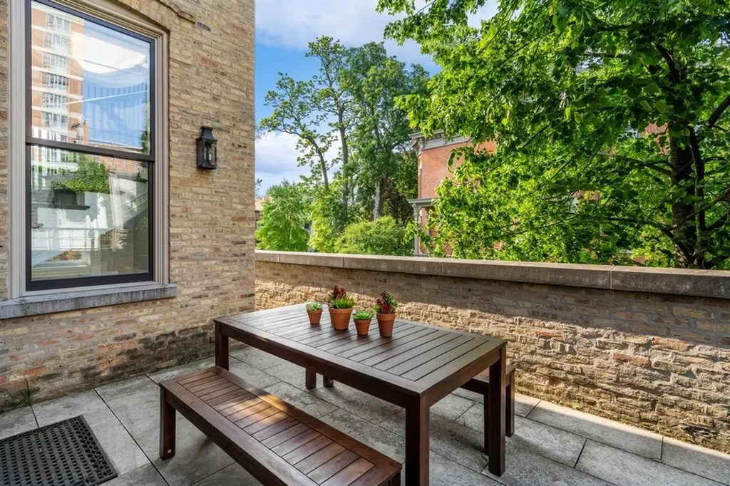 1407 North Hoyne Avenue Chicago IL 60622