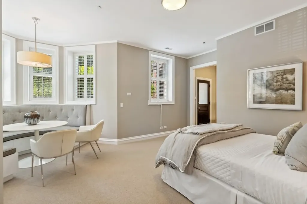 1407 North Hoyne Avenue Chicago IL 60622