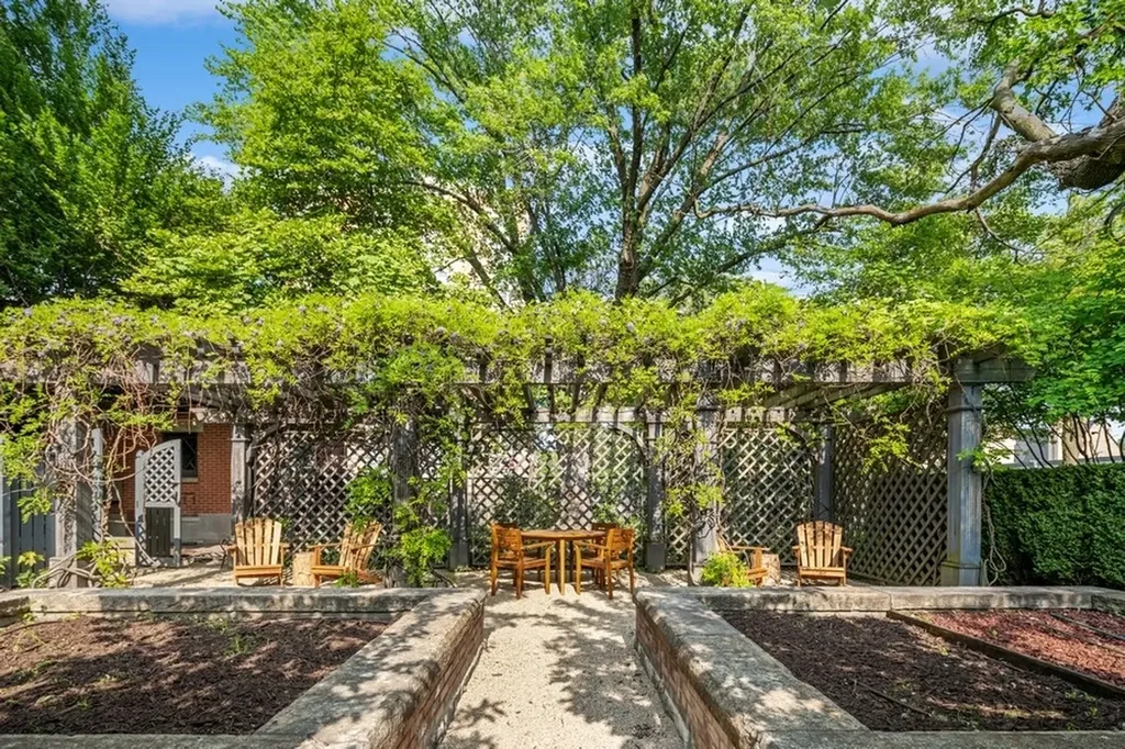 1407 North Hoyne Avenue Chicago IL 60622