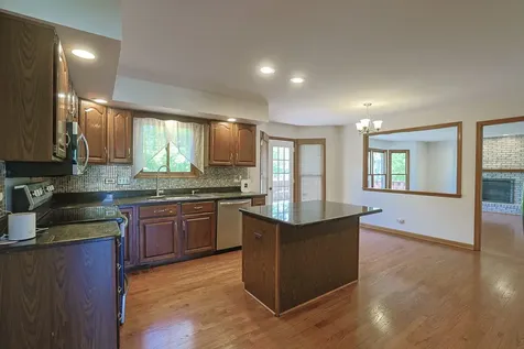 37 Mark Drive Hawthorn Woods IL 60047
