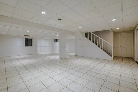 37 Mark Drive Hawthorn Woods IL 60047
