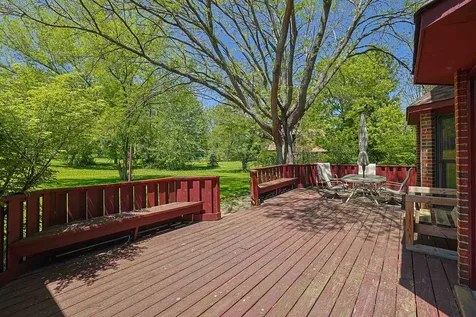 37 Mark Drive Hawthorn Woods IL 60047