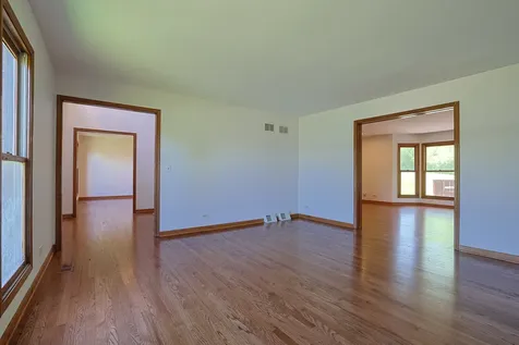 37 Mark Drive Hawthorn Woods IL 60047