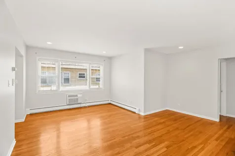 1819 West Touhy Avenue Chicago IL 60626
