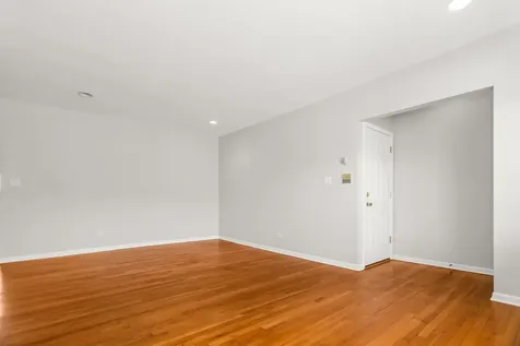 1819 West Touhy Avenue Chicago IL 60626