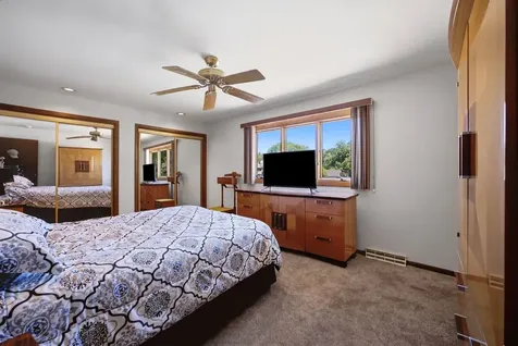 19W471 Deerpath Lane Lemont IL 60439