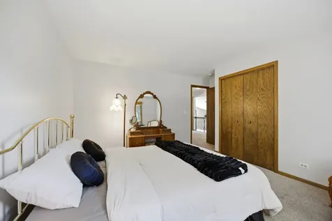 19W471 Deerpath Lane Lemont IL 60439