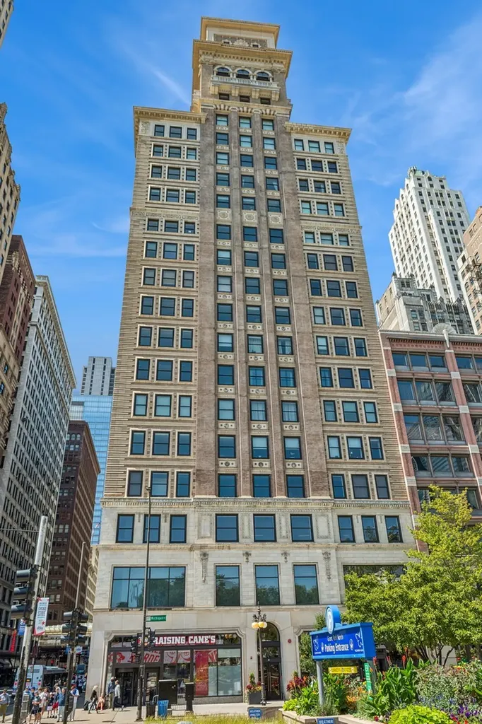 6 North Michigan Avenue Chicago IL 60602
