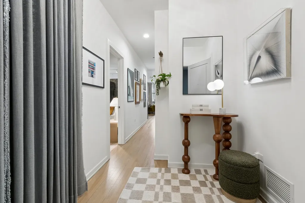 6 North Michigan Avenue Chicago IL 60602