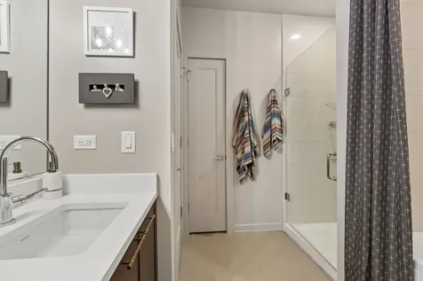 6 North Michigan Avenue Chicago IL 60602
