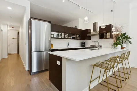 6 North Michigan Avenue Chicago IL 60602
