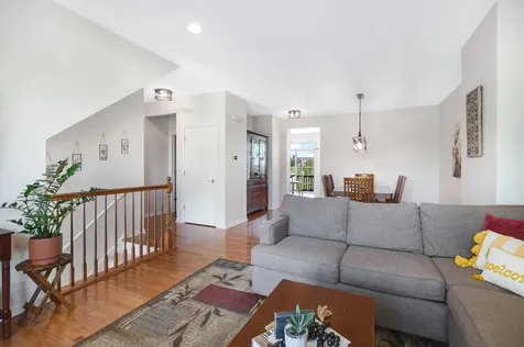 98 Village Station Lane Grayslake IL 60030