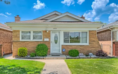 4524 1ST Avenue Lyons IL 60534