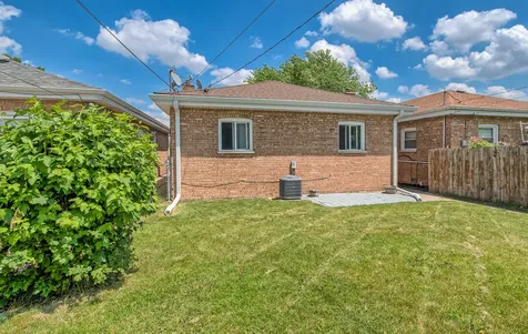 4524 1ST Avenue Lyons IL 60534