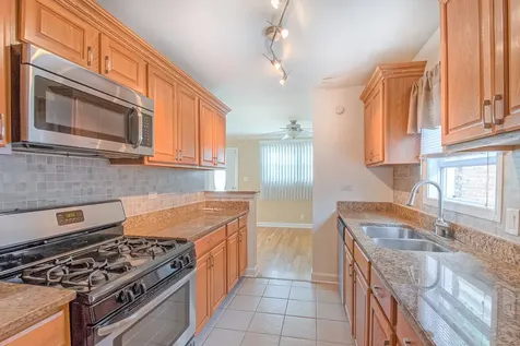 4524 1ST Avenue Lyons IL 60534
