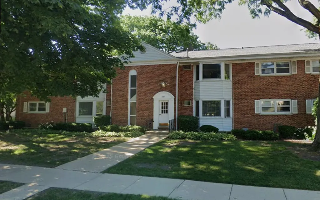 527 West Eastman Street Arlington Heights IL 60005