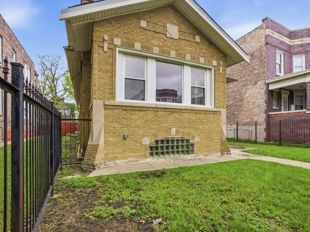 7815 South Emerald Avenue Chicago IL 60620