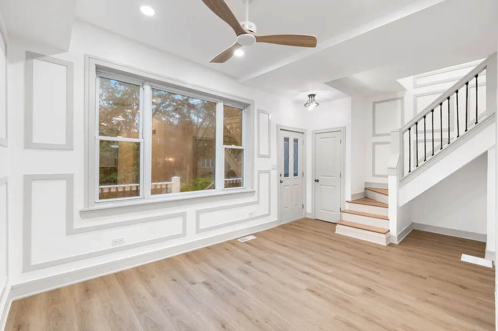 2927 North Rockwell Street Chicago IL 60618