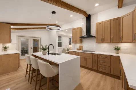 2927 North Rockwell Street Chicago IL 60618