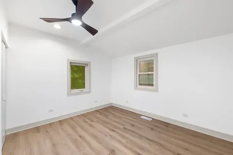 2927 North Rockwell Street Chicago IL 60618