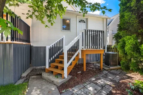 2927 North Rockwell Street Chicago IL 60618